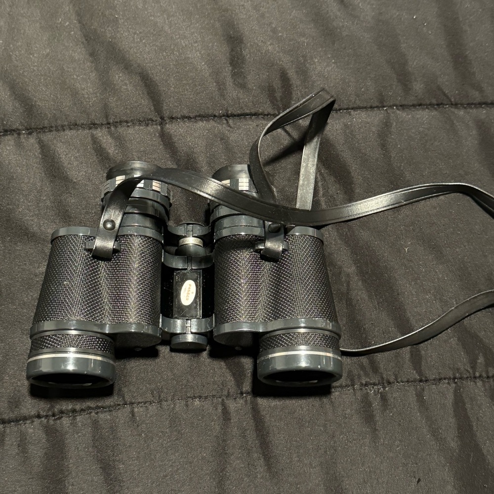 Binoculars. - Picture 4 of 4